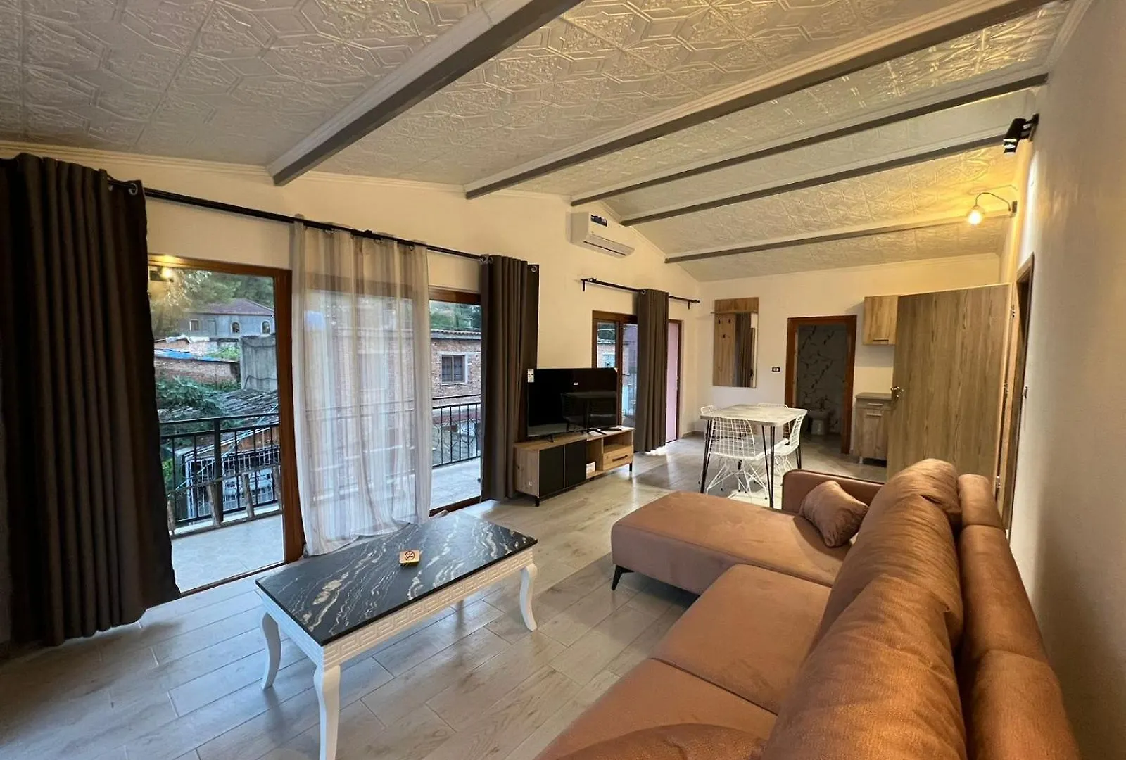 Sajmir Suites Permet