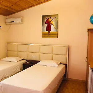 Bujtina Flowers Guest house